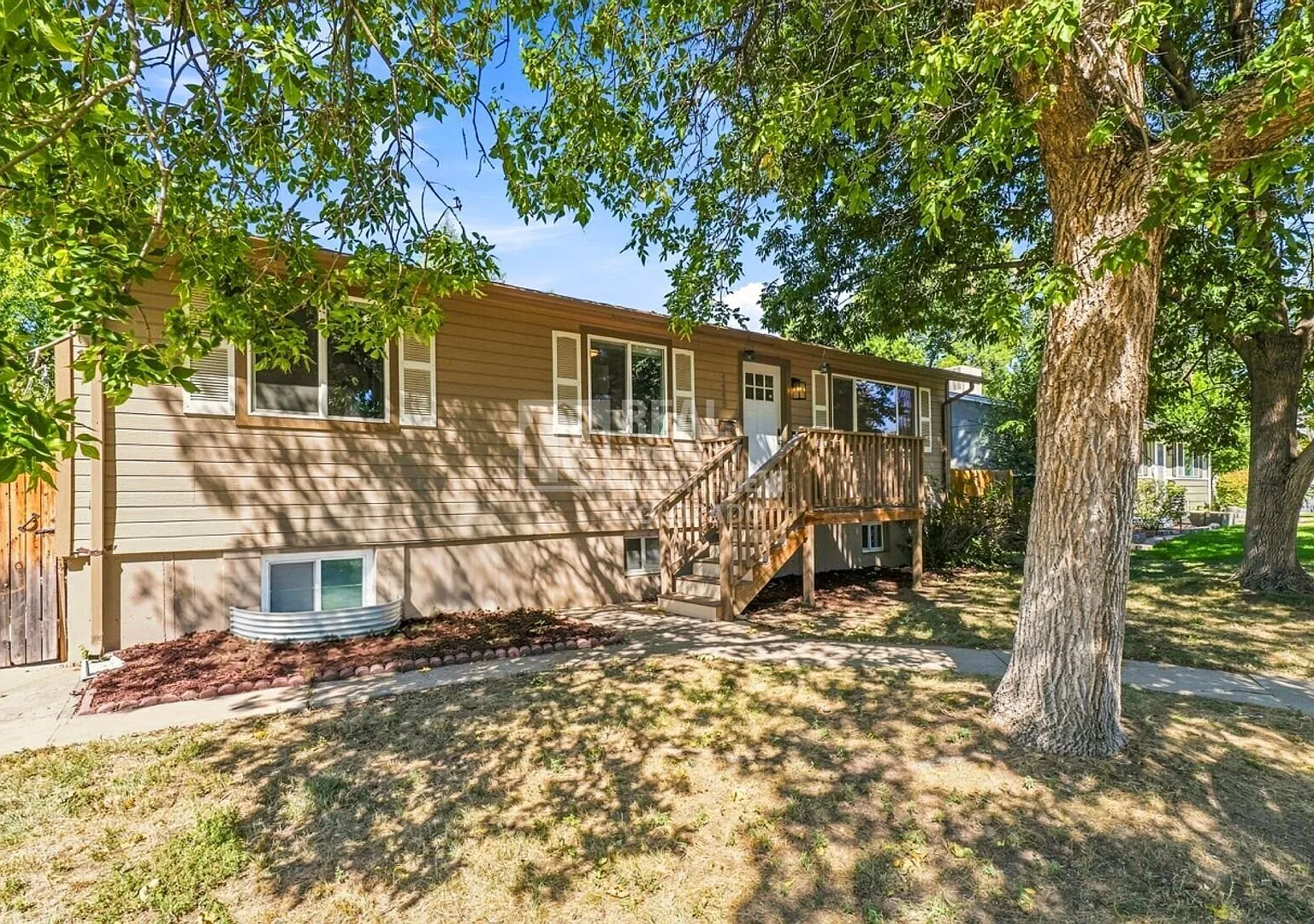 Beautifully Updated Englewood Home 5 Bedrooms, 2 Bathrooms, 2,016 Sq. Ft — Photo 2