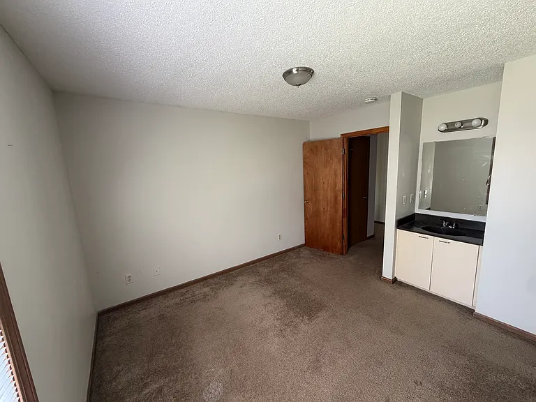 611 Maine St — Photo 6
