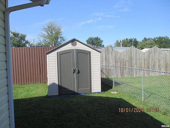 3rd image of 425 Briarwood Dr