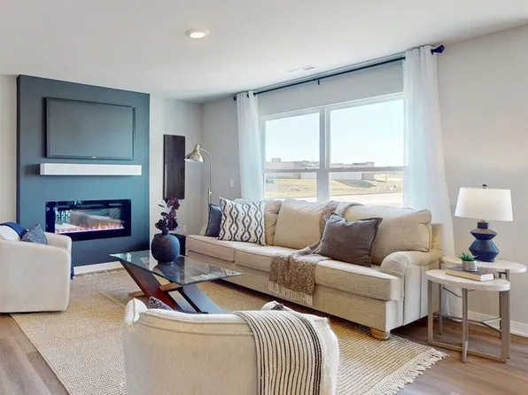 8915 N 167th St, Bennington, NE 68007