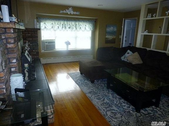 3rd image of 170 Bernice Dr