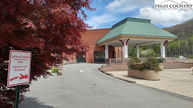1st image of 215 S Jefferson Avenue #207