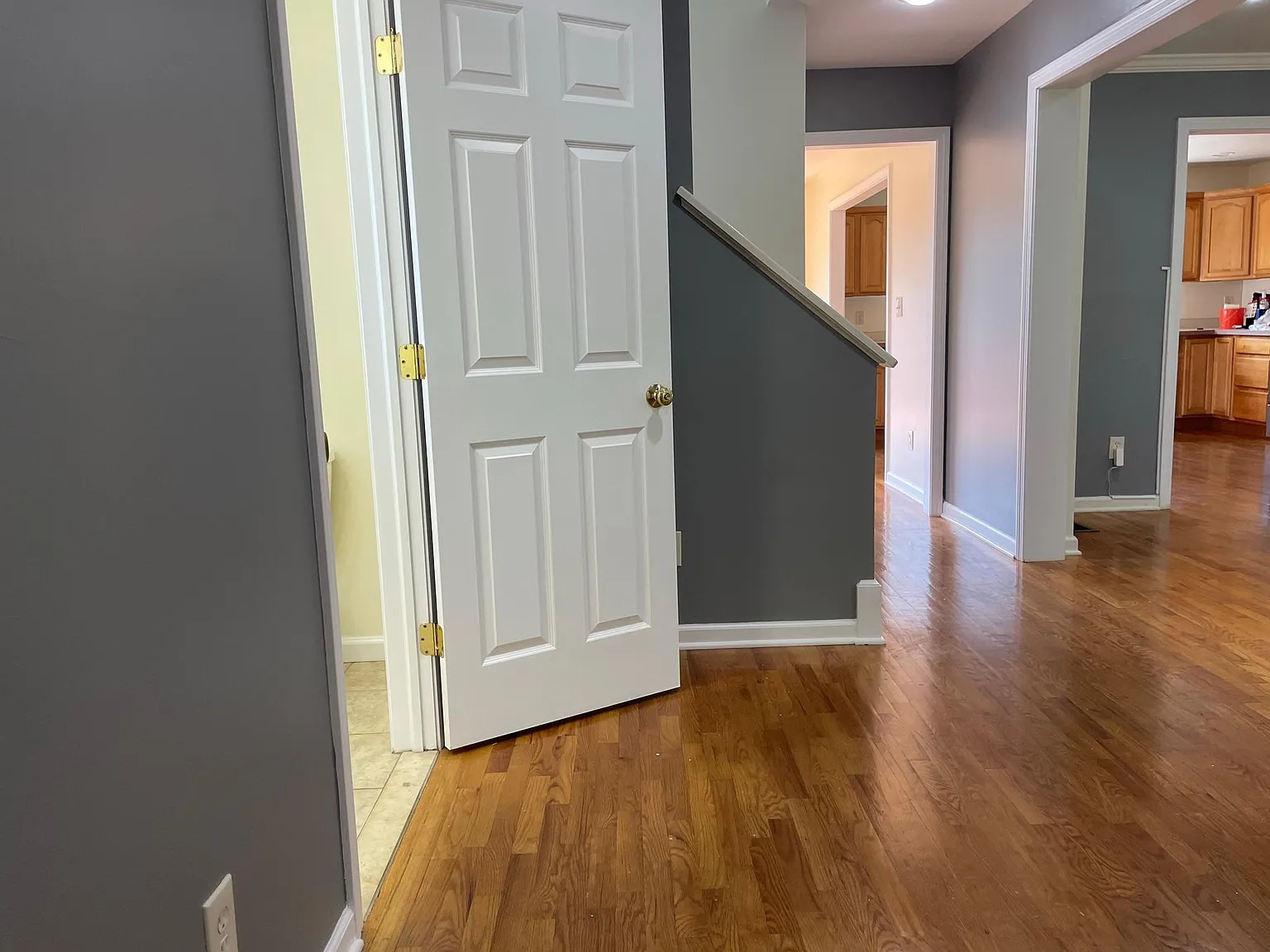 5 bed, 2.5 bath, 2296 sqft, $4,600 — Photo 3