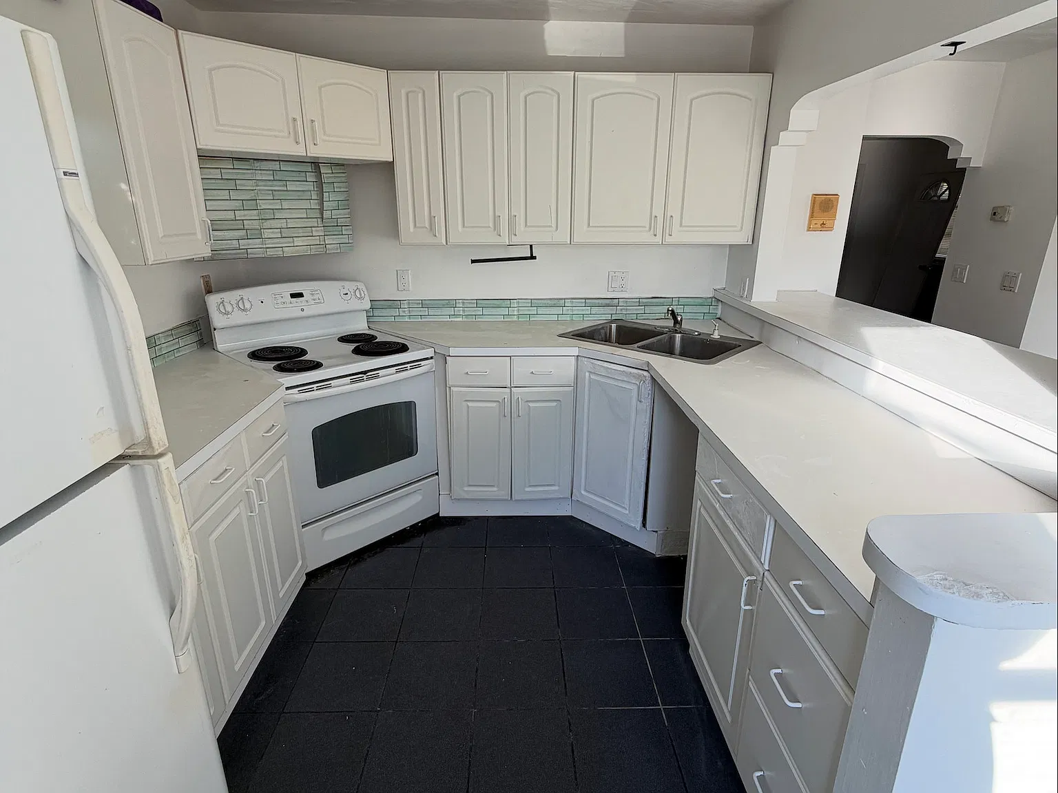 13 Jefferson Ave — Photo 4