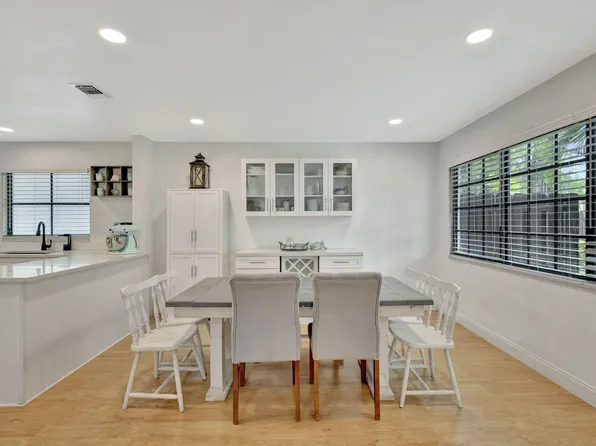 146 Weybridge Circle #B, Royal Palm Beach, FL 33411