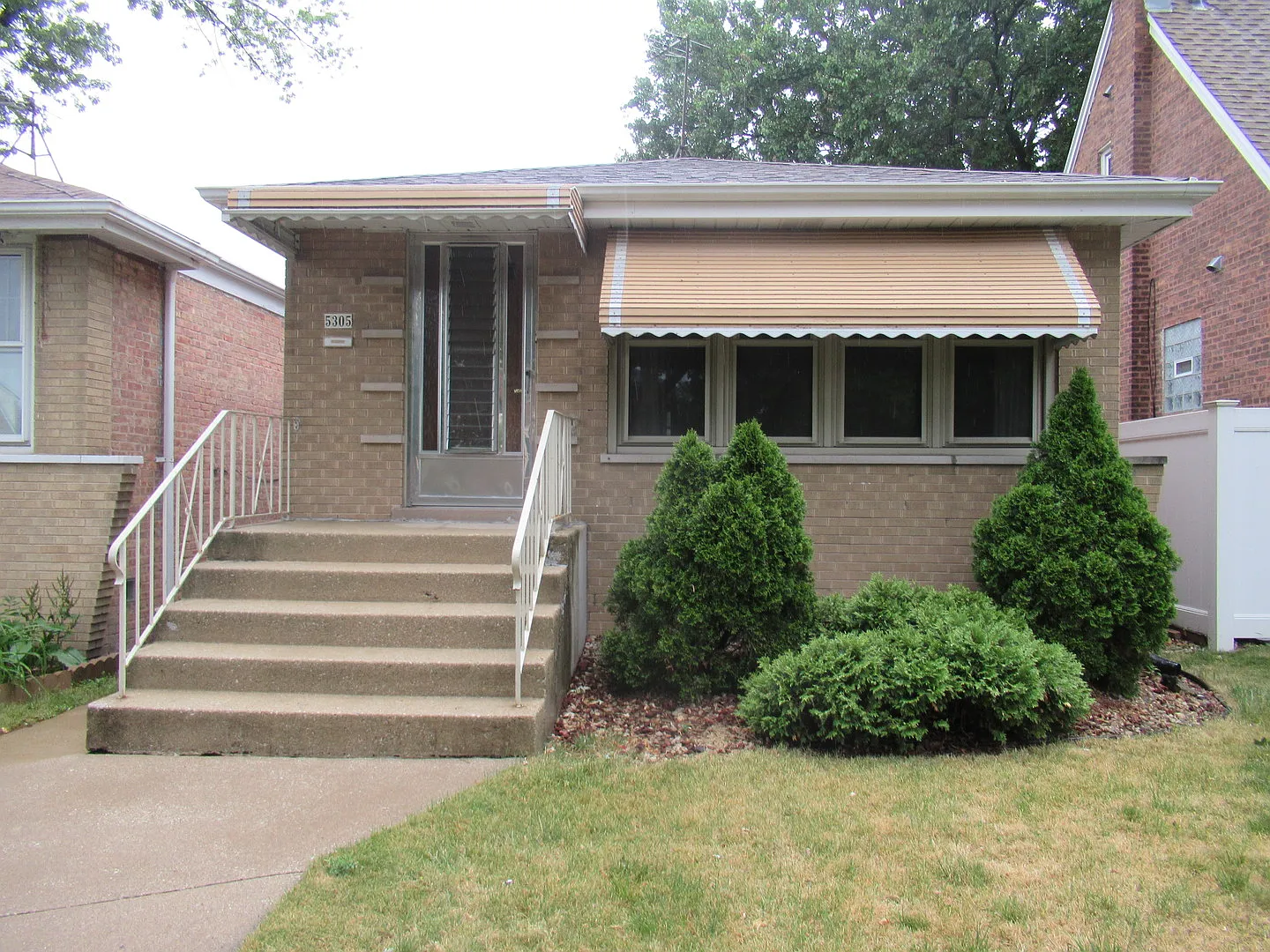 5305 S Menard Ave photo 1