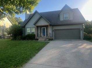 21853 Vine St, Spring Hill, KS 66083