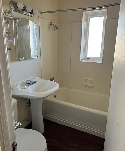 447 S Franklin St #D — Photo 2