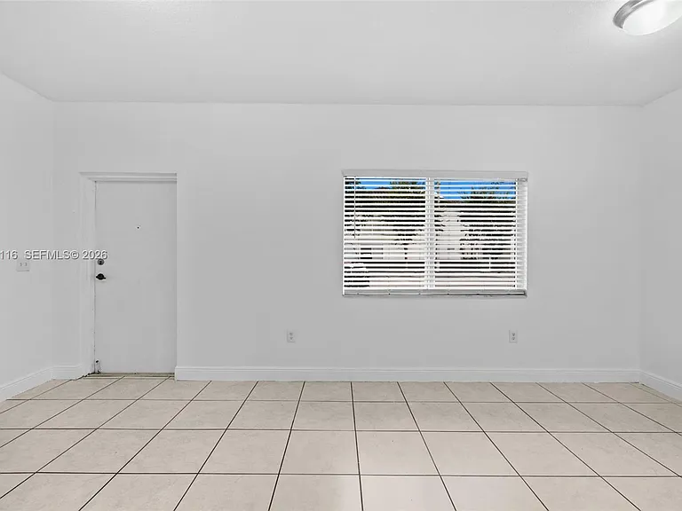 2421 W 78th St #104 — Photo 14