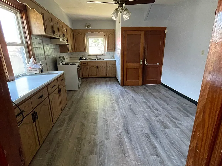 1411 Raab Ave — Photo 4