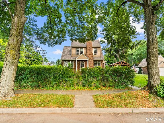 2nd image of 6 Collins Parkway