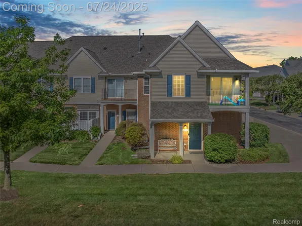 729 Amberly Dr Unit C, Waterford, MI 48328