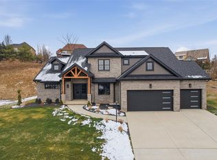 1065 Skyline Dr, Canonsburg, PA 15317