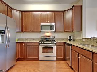 406 Waterview Ct, Cedar Knolls, NJ 07927