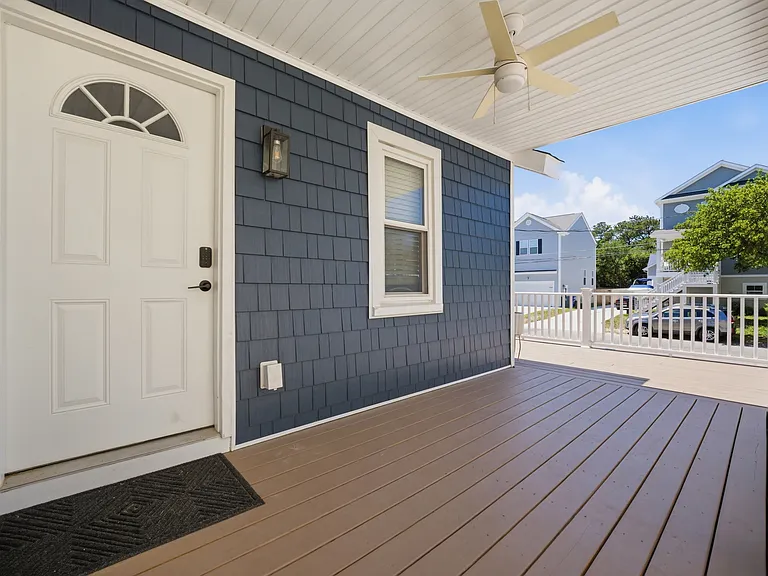 Front Deck and main entrance