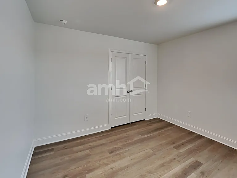 322 Golucke Way — Photo 15
