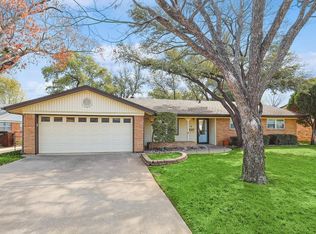 505 Yorkshire Dr, Euless, TX 76040