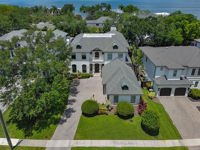 629 Riviera Dr — Photo 52