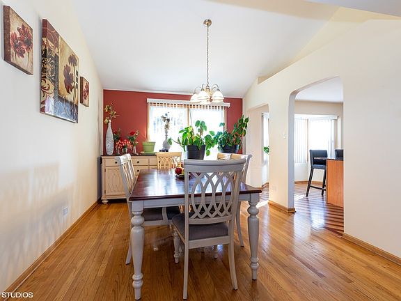 4th image of 17730 Oakwood Ave