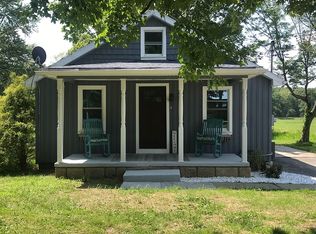 588 S Darby Rd, Hermitage, PA 16148