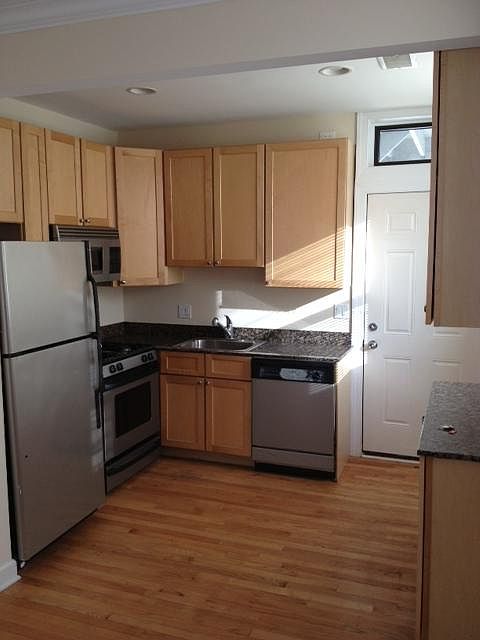 1st image of 6438 N Leavitt St APT 3S