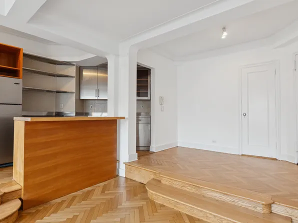 255 Cabrini Boulevard image 3 of 13