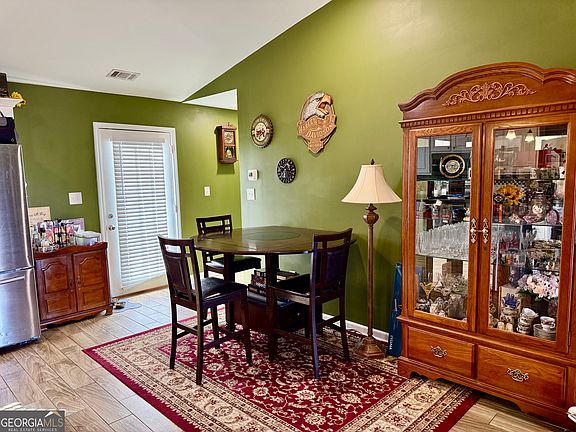 4th image of 958 Hale Rd