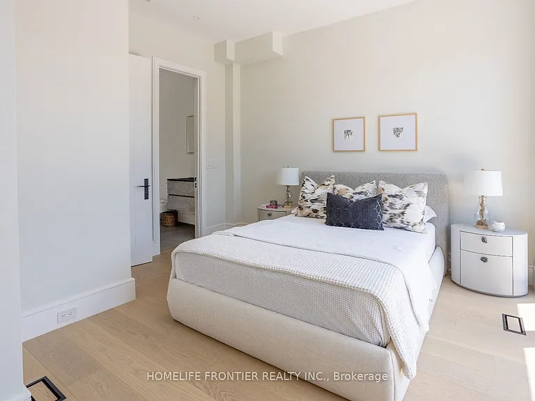 179 Palmerston Ave — Photo 17
