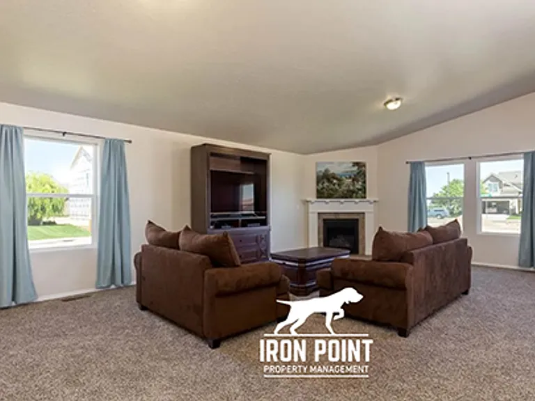 10640 Alpine St — Photo 7