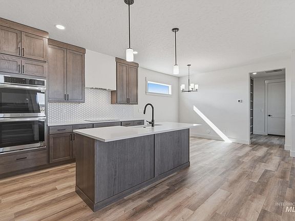 3rd image of 410 Mayfield Springs Blvd
