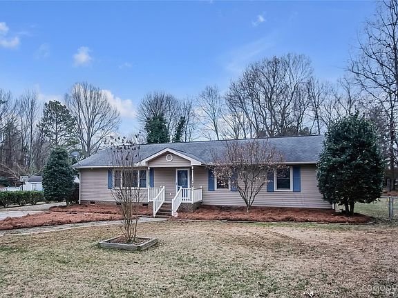 3rd image of 8422 Williamsburg Cir