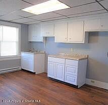 5th image of 127 Brook St