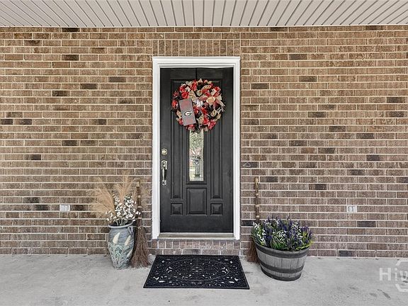 5th image of 8 Douglas Court