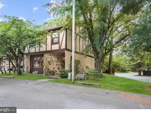 229 Keats Dr, Sicklerville, NJ 08081