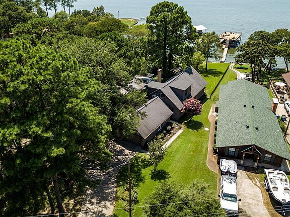 3rd image of 162 Ocean Dr