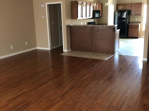3rd image of 287 Nancy Dr