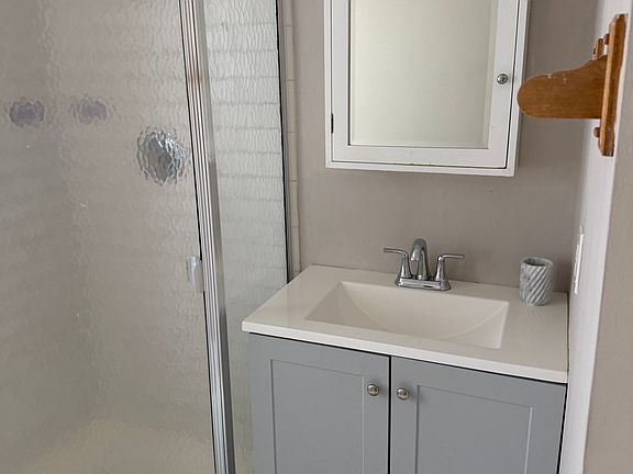 5th image of 747 N 25th St Floor 3