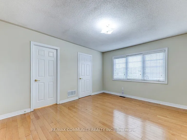 86 Grosbeak Cres — Photo 23