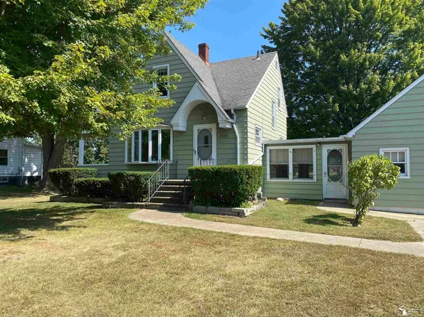 1538 Beechwood St, Monroe, MI 48162