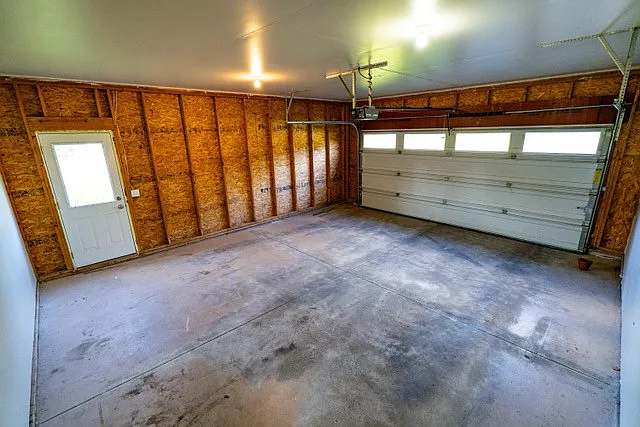 649 Kayloc Cir — Photo 35
