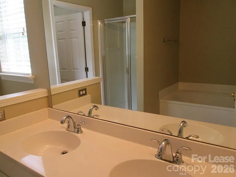 9513 Wilson Hall Dr — Photo 16