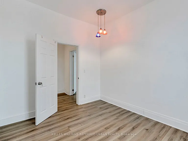 66 Dunlop St W — Photo 28