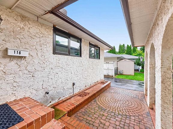 3rd image of 116 Garland Cres