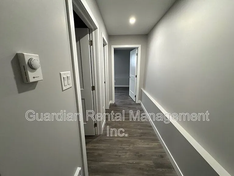 215 Langworthy St #7 — Photo 10