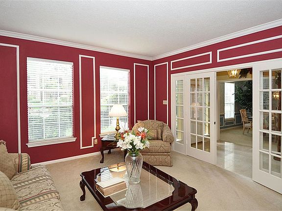 5th image of 3002 Woodland View Dr