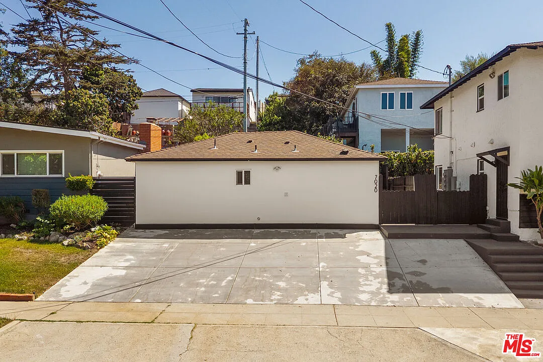 1 bed, 1.0 bath, 600 sqft, $3,500 — Photo 2
