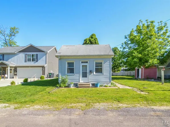 1319 Eisenhower Rd, Mascoutah, IL 62258