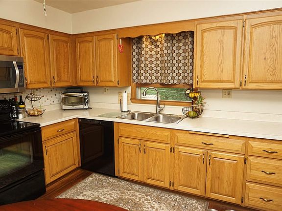 5th image of 1428 Illini Dr