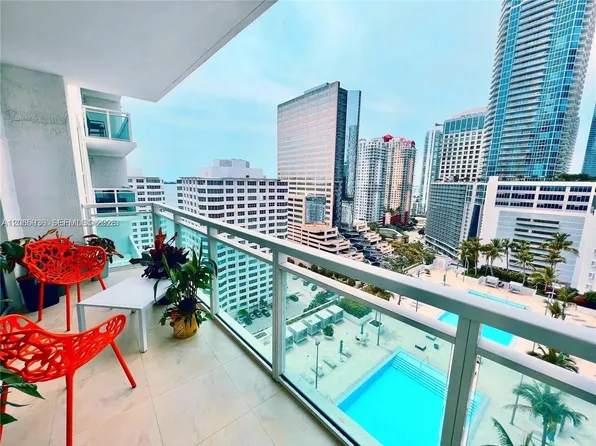 950 Brickell Bay Dr APT 1807, Miami, FL 33131