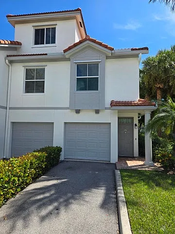 2 bed, $2,750 — Photo 1